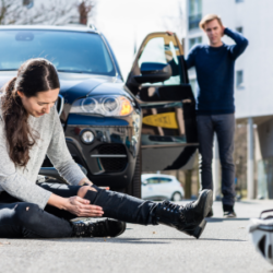 Accidente de tráfico que requiere reconstrucción